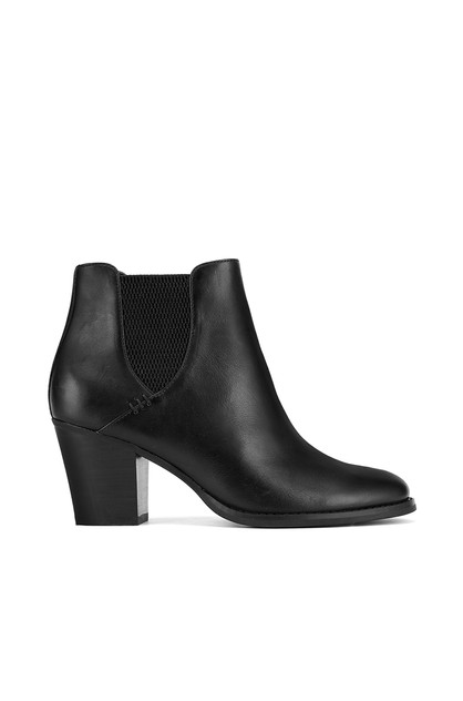 Kessie Black Leather Round Toe Stack Heel Ankle Boot. | Wittner Online ...