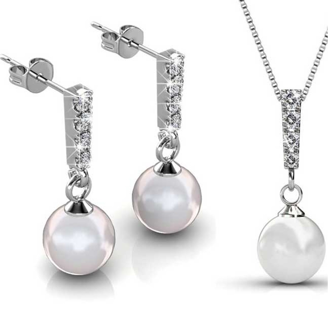 18K White Gold Jewellery Set with Pearls and AAA Grade Crystals "Chantelle"