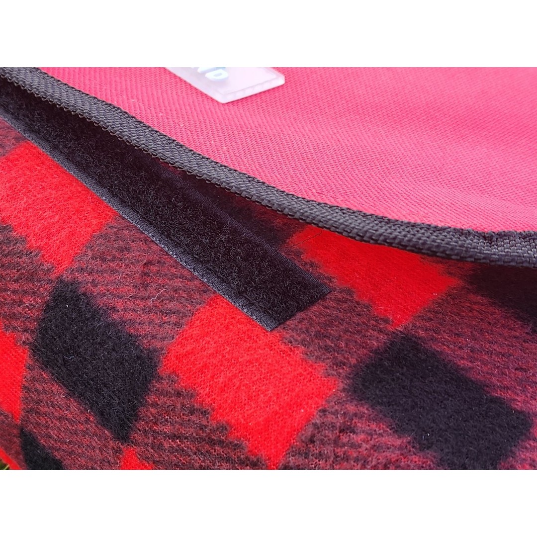 InStock (R) Massive XL Waterproof Check Picnic Blanket Check 2 x 2 Meter Red, , hi-res